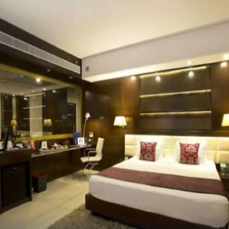 Kings Forth Hotels New Delhi Exterior photo