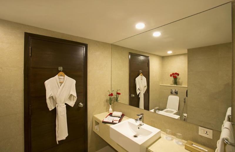 Kings Forth Hotels New Delhi Exterior photo